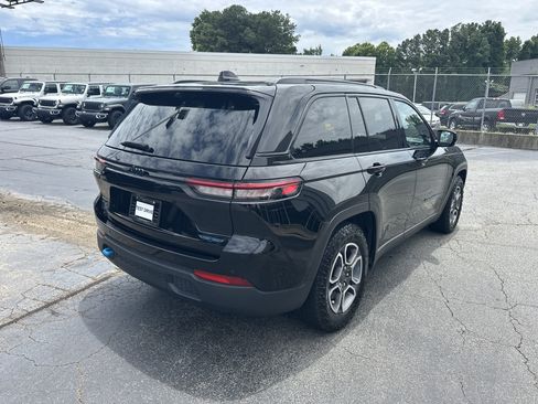 Used 2022 Jeep Grand Cherokee Trailhawk w/ Advanced Protech Group II AWD/4WD image 9