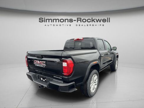 New 2026 GMC Canyon Denali w/ LPO, Denali Black Edition image 7