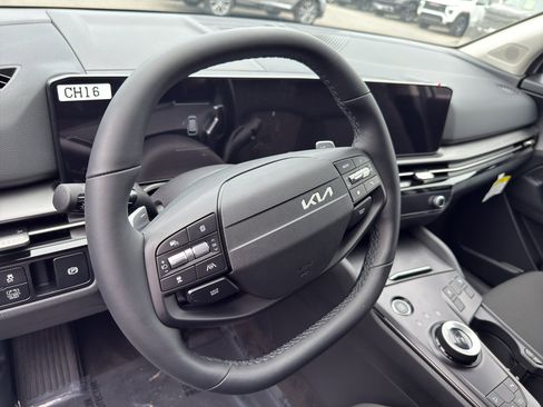 New 2026 Kia Sportage S image 9