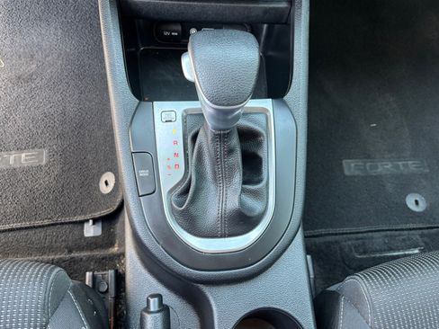 Used 2020 Kia Forte LXS FWD image 16