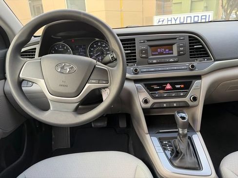 Used 2017 Hyundai Elantra SE FWD image 9
