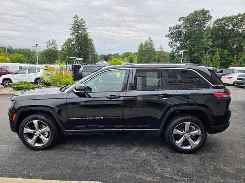 Used 2022 Jeep Grand Cherokee Limited AWD/4WD image 7
