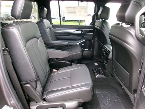 New 2026 Jeep Grand Wagoneer L Limited AWD/4WD image 9