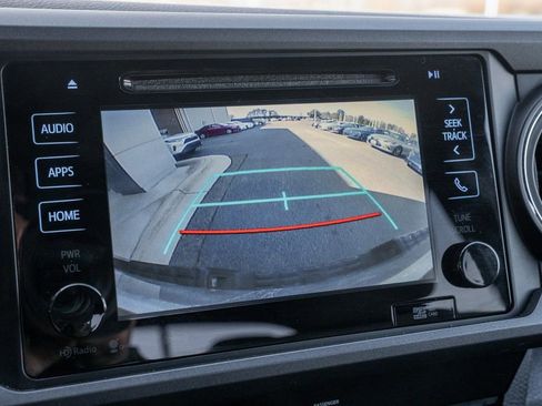 Used 2017 Toyota Tacoma TRD Sport w/ Tow Package (A/T) image 13