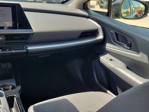 Used 2024 Toyota Prius LE FWD image 21
