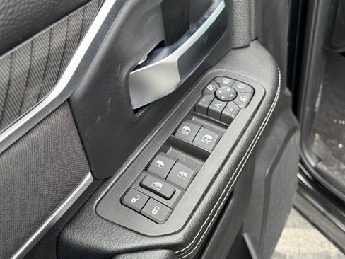 New 2026 RAM 2500 Big Horn AWD/4WD image 13