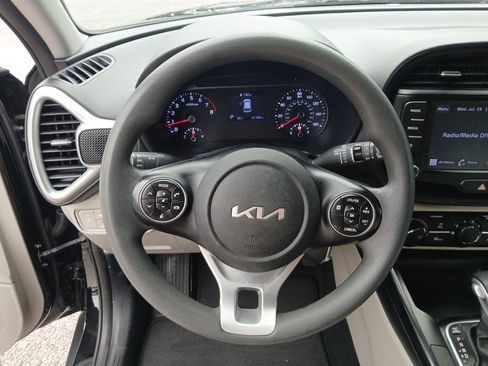 Used 2022 Kia Soul LX w/ Technology Package FWD image 21