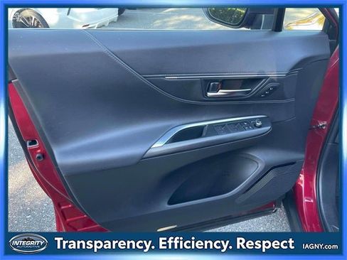 Used 2023 Toyota Venza Limited image 16