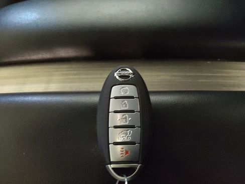 Used 2016 Nissan Murano S w/ Navigation Package image 32