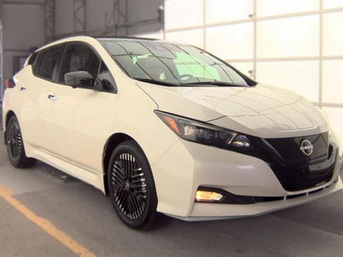 Used 2025 Nissan Leaf SV Plus FWD image 2