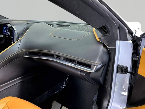 Used 2021 Chevrolet Corvette Stingray Preferred Cpe w/ Engine Appearance Package RWD image 22