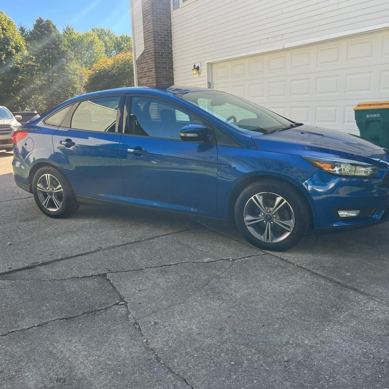 Used 2018 Ford Focus SE w/ SE Appearance Package FWD image 6
