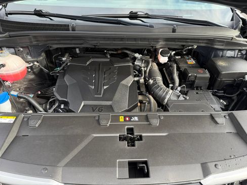 Used 2024 Kia Carnival LX image 20