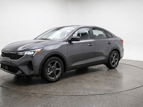 Used 2025 Kia K4 LXS FWD image 3