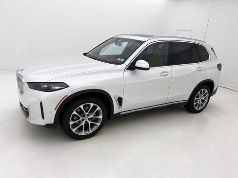 Used 2024 BMW X5 xDrive40i w/ Parking Assistance Package AWD/4WD image 5