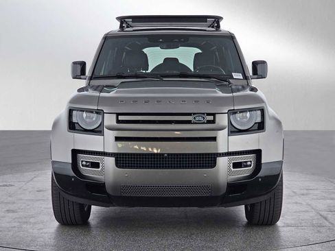 Used 2025 Land Rover Defender 110 X-Dynamic SE image 8