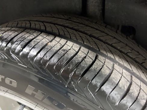 Used 2025 Chevrolet Trax LT w/ LT Convenience Package image 40