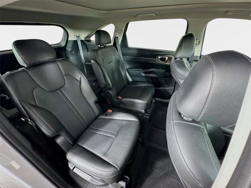 Certified 2022 Kia Sorento EX w/ Panoramic Sunroof Package FWD image 28