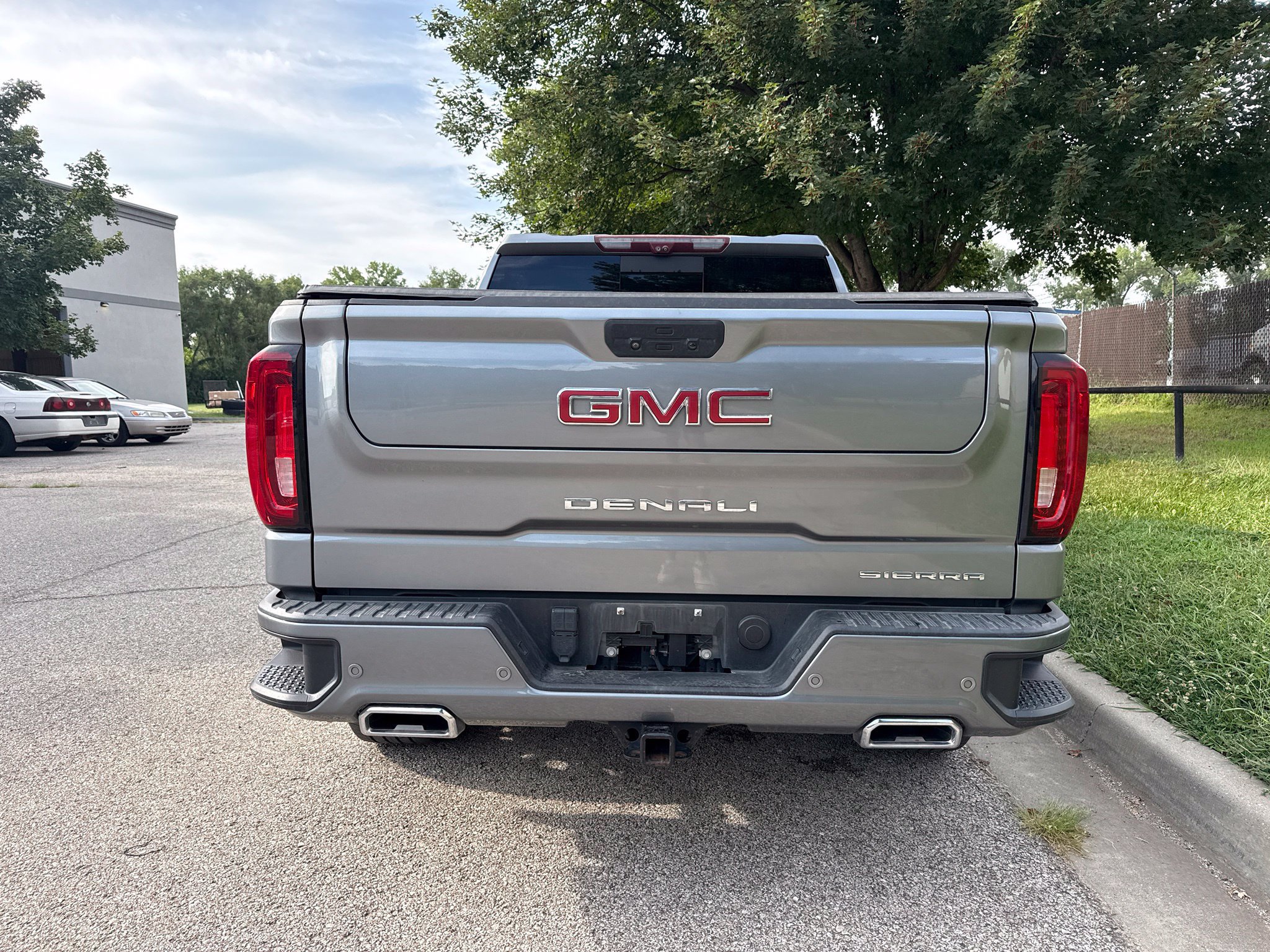 Used 2020 GMC Sierra 1500 Denali w/ Denali Premium Package AWD/4WD image 4