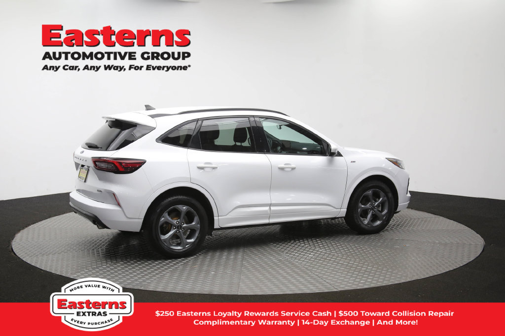 Used 2023 Ford Escape ST-Line Select AWD/4WD image 43