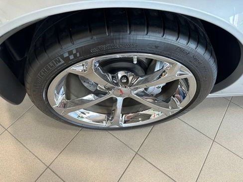 Used 2010 Chevrolet Corvette Grand Sport w/ Preferred Equipment Group RWD image 9