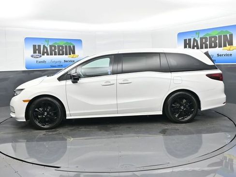 Used 2023 Honda Odyssey Sport image 2