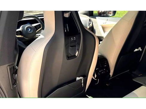 Used 2022 BMW iX xDrive50 w/ Premium Package image 12