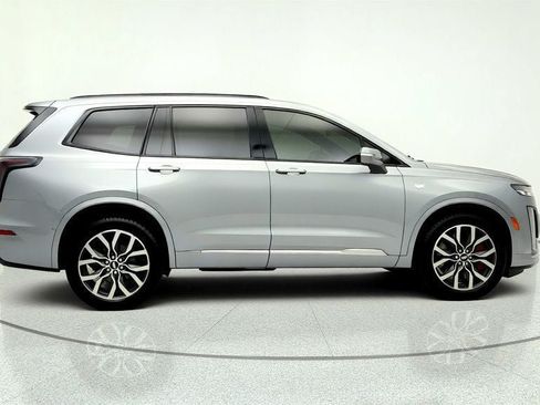 Used 2024 Cadillac XT6 Sport w/ Technology Package AWD/4WD image 4