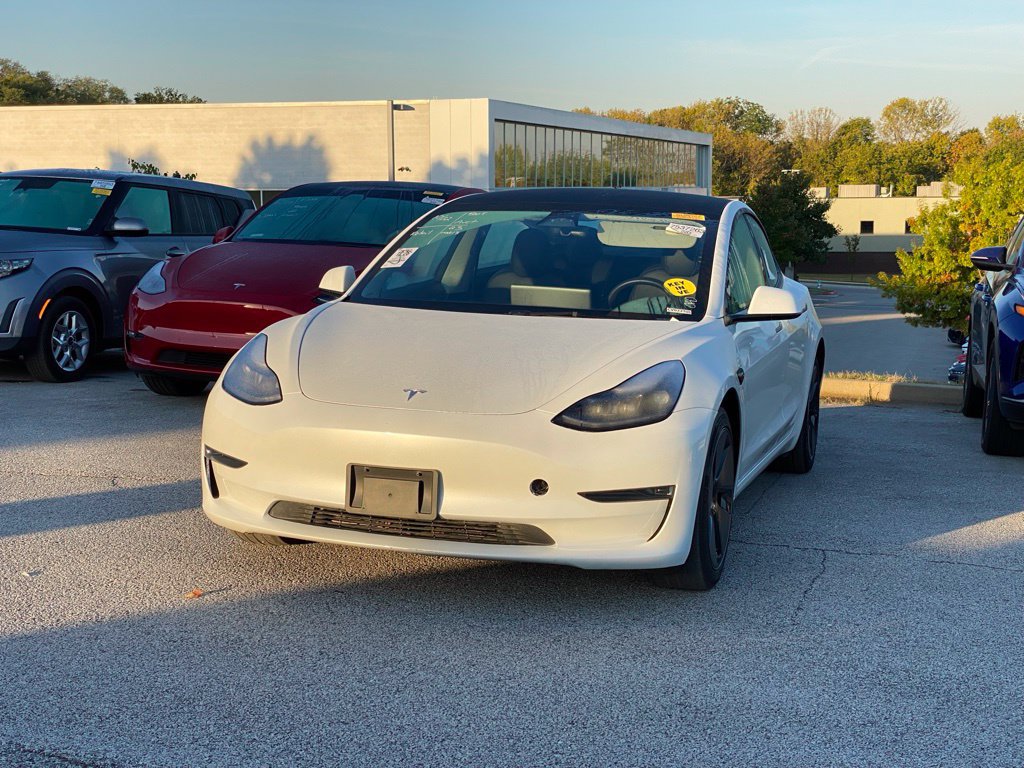Used 2023 Tesla Model 3 Standard Range RWD image 3