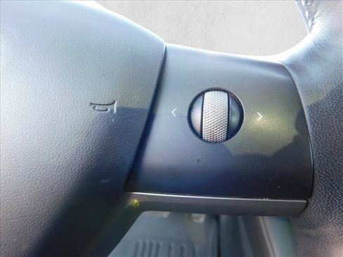 Used 2023 Tesla Model 3 Standard Range RWD image 14