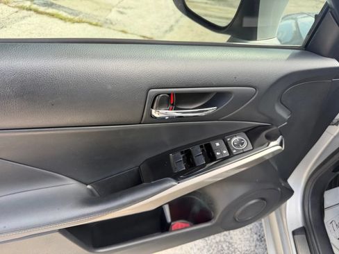 Used 2016 Lexus IS 200t RWD image 11