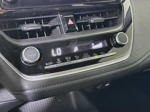 Used 2025 Toyota Corolla SE FWD image 18