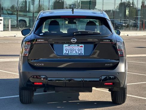 Certified 2025 Nissan Kicks S image 5
