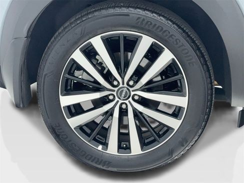 Used 2025 Nissan Pathfinder Platinum image 54