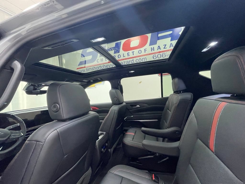New 2026 Chevrolet Traverse RS w/ LPO, Floor Liner Package AWD/4WD image 14