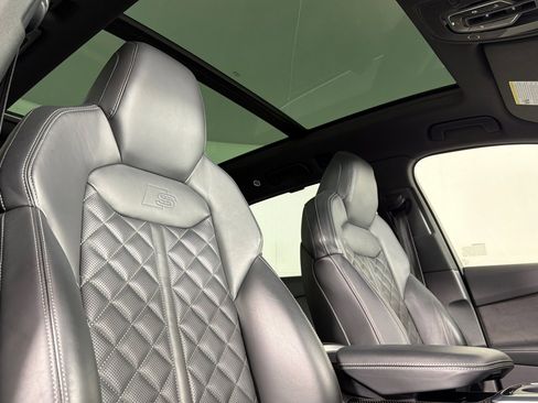 Used 2022 Audi SQ7 Premium Plus w/ SQ7 Executive Package image 16