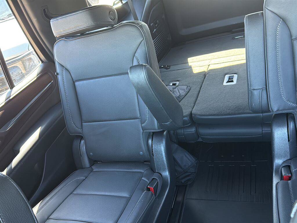 Used 2022 GMC Yukon Denali AWD/4WD image 13
