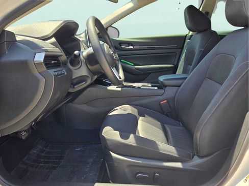 Used 2024 Nissan Altima 2.5 SV FWD image 10