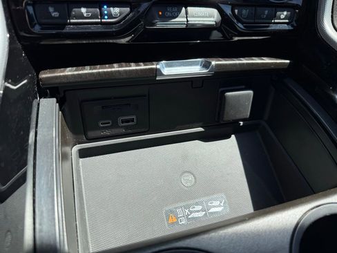 Used 2021 GMC Yukon Denali image 19