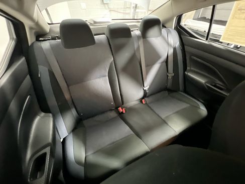 Used 2025 Nissan Versa SV FWD image 33