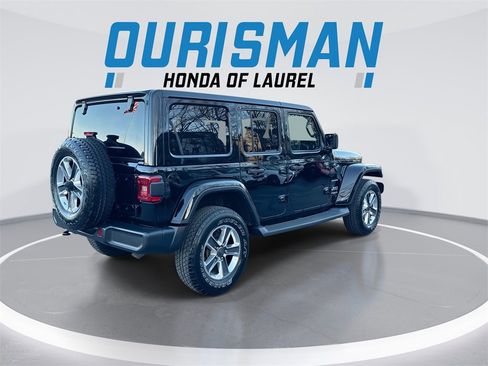 Used 2019 Jeep Wrangler Unlimited Sahara w/ Uconnect 4C Nav & Sound Group image 8