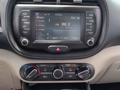 Used 2020 Kia Soul LX FWD image 15