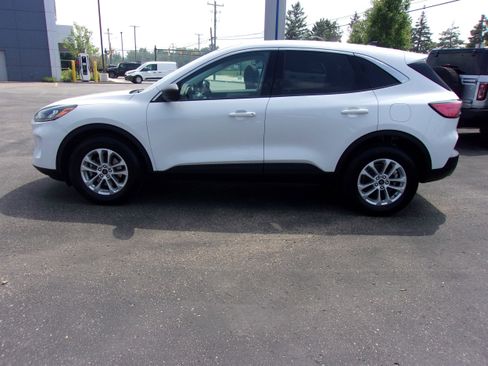 Certified 2022 Ford Escape SE w/ Convenience Package image 2