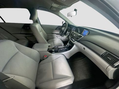 Used 2015 Honda Accord LX image 30