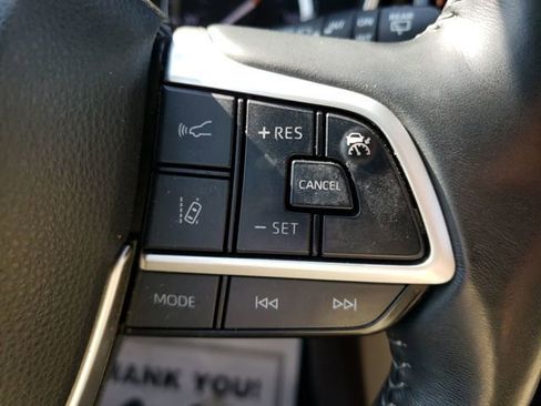 Used 2022 Toyota Highlander XLE image 15