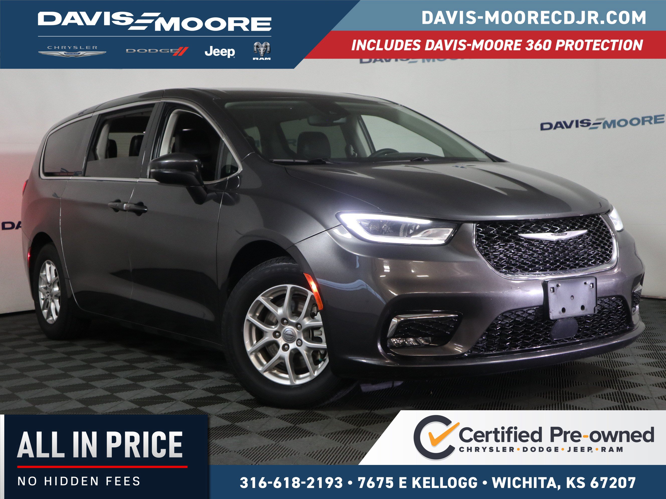 Used 2023 Chrysler Pacifica Touring-L FWD image 1