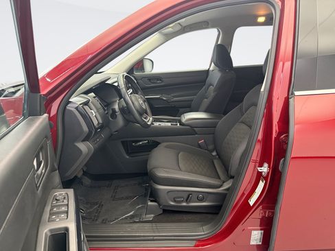 Used 2024 Nissan Pathfinder SV AWD/4WD image 10