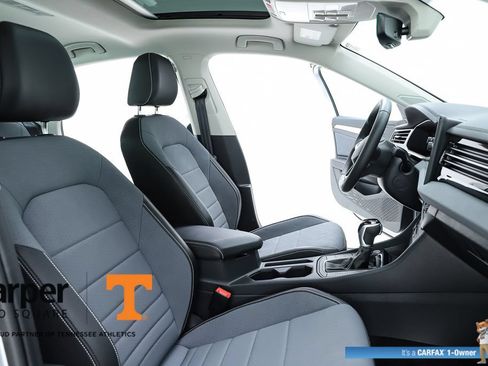 Used 2025 Volkswagen Jetta SE w/ Sunroof Package FWD image 72
