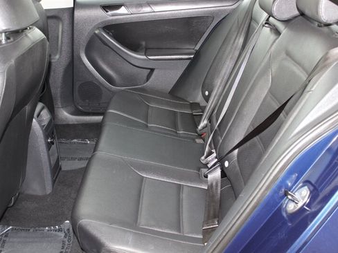 Used 2012 Volkswagen Jetta SE FWD image 13