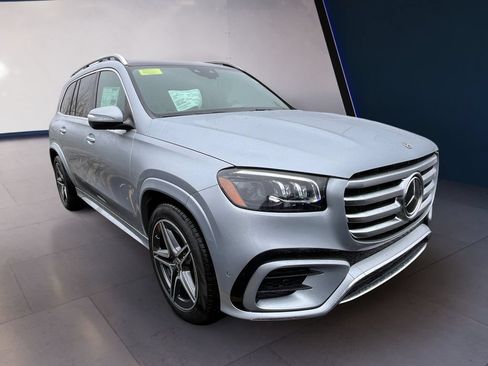 Used 2025 Mercedes-Benz GLS 450 4MATIC image 4